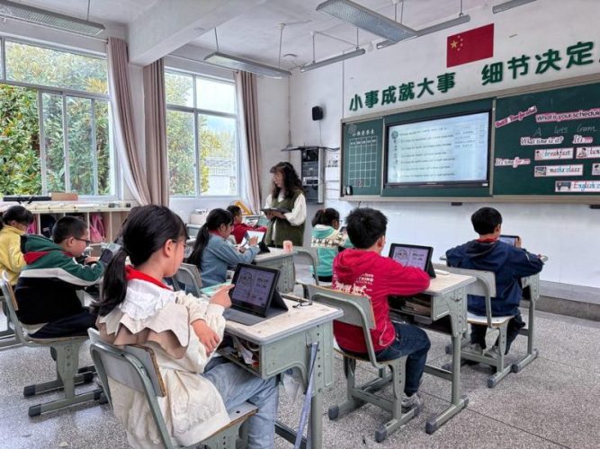 https://english.news.cn/20260512/4cbe04435f52421ebba2c0c0bc53cc92/202605124cbe04435f52421ebba2c0c0bc53cc92_XxjwshE000066_20260512_CBMFN0A001.JPG