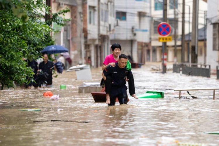 China activates Level-IV emergency response to flooding in 5 provinces -  Chinadaily.com.cn