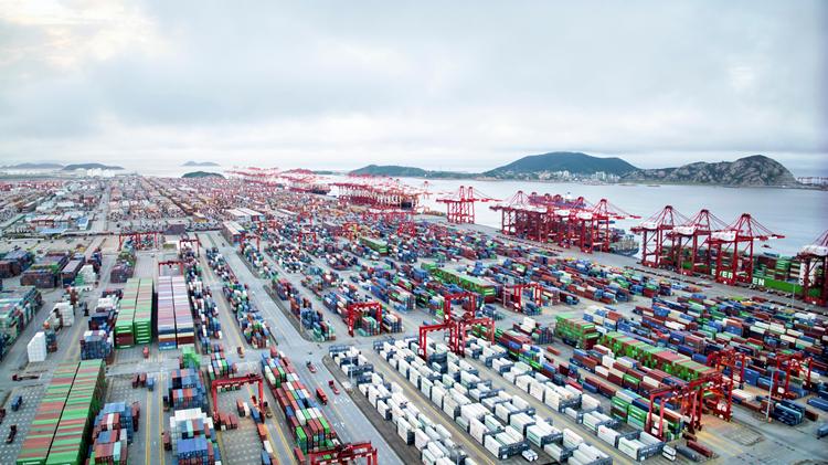 Shanghai ranks second among global shipping centers: report