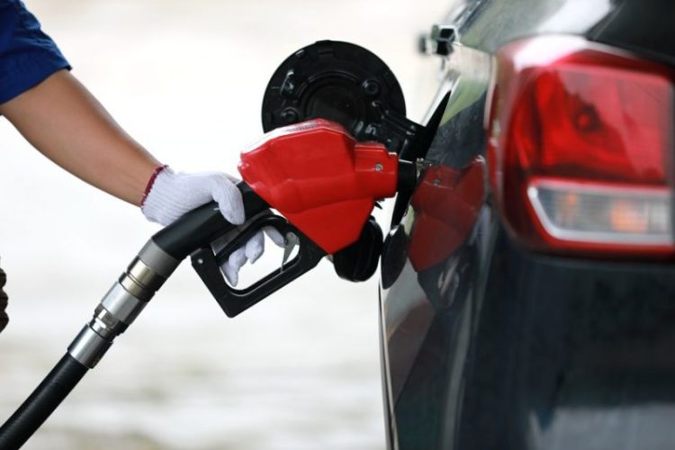 China to cut gasoline, diesel retail prices-Xinhua