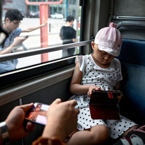 China Proposes 'Minor Mode' to Limit Kids' Smartphone Use - The New York  Times