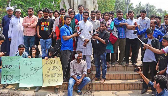 সোমবারের মধ্যে হামলাকারীদের বহিষ্কার চান ভিপি নুর