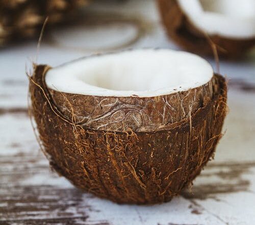 5 Extraordinary Uses of Coconut Oil