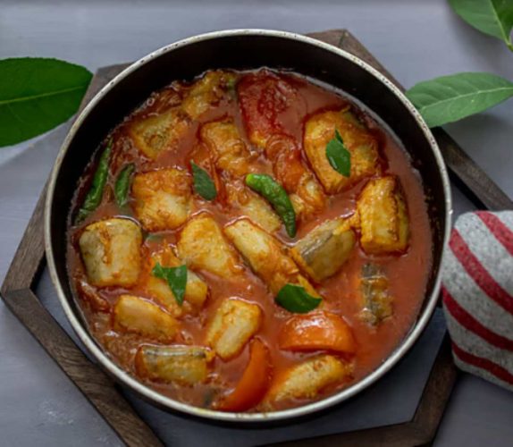 Spicy Bombay Duck masala in Lemon Leaves - Mati News