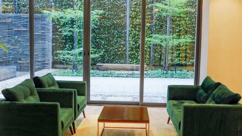 How to Style Your Home Lobby: Furniture, Colors & Cozy Vibes