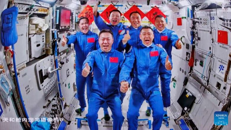 রেকর্ড গড়তে চলেছেন শেনচৌ-২০ নভোচারীরা