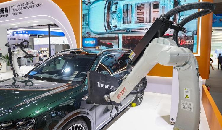 অটোমোবাইল শিল্পকে এগিয়ে নিতে এবার স্মার্ট গাড়ি তৈরি করবে চীন