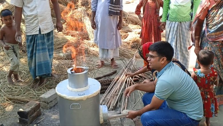 জলবায়ু ও কৃষকবান্ধব ‘বাউ বায়োচার চুলা’ উদ্ভাবন করলেন বাকৃবির একদল গবেষক 