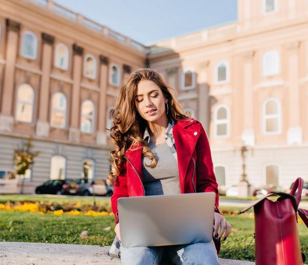 কানাডার সেরা 6 স্কলারশিপ: সম্পূর্ণ ও আংশিক অর্থায়নে