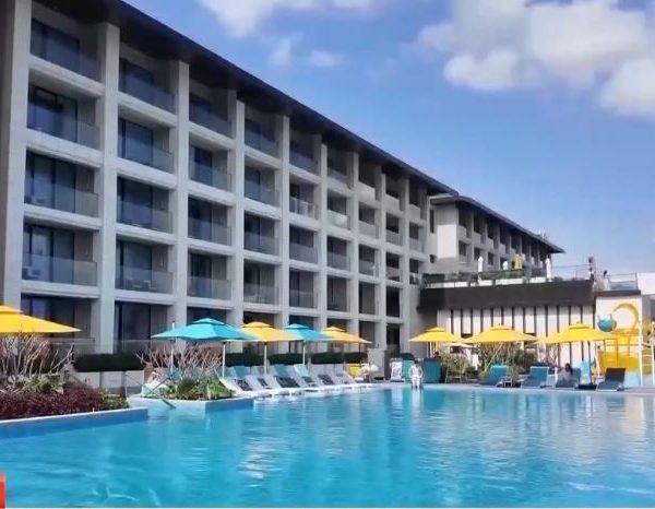 চীনে অনেক জায়গায় ‘অফ-পিক ভ্রমণ’ বাড়ছে; কমেছে বিমানভাড়া