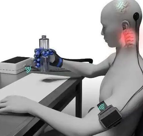 শাংহাইয়ে তৈরি ব্রেন–মেশিন ডিভাইসের বাজার অনুমোদন