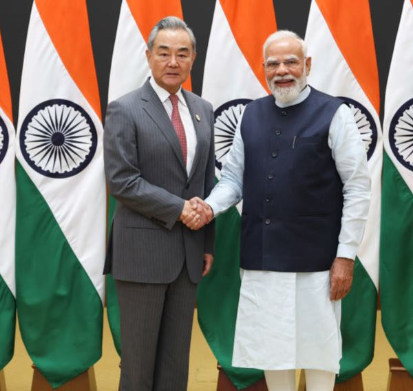 ভারতের প্রধানমন্ত্রী মোদির সঙ্গে বৈঠক চীনের শীর্ষ কূটনীতিক ওয়াং ই’র
