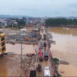 বন্যাকবলিত এলাকায় উদ্ধার ও ত্রাণ কার্যক্রমে সম্মুখ সারিতে চীনা সেনাবাহিনী