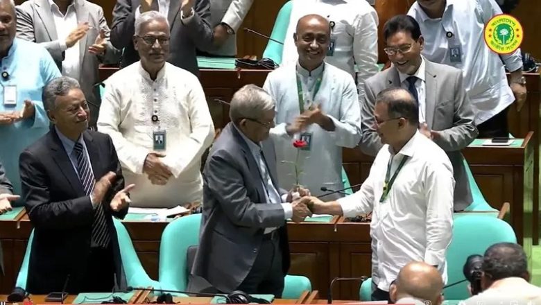 দেশের ২৩তম রাষ্ট্রপতি নির্বাচিত মির্জা ফখরুল, প্রধানমন্ত্রী দিলেন লাল গোলাপ শুভেচ্ছা