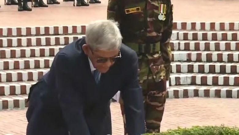 জাতীয় স্মৃতিসৌধে শ্রদ্ধা জানালেন নতুন রাষ্ট্রপতি মির্জা ফখরুল ইসলাম আলমগীর