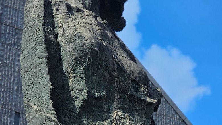 নানচিং গণহত্যা স্মৃতি জাদুঘর: এক টুকরো মাটির ক্ষত ও শান্তির ঘণ্টাধ্বনি