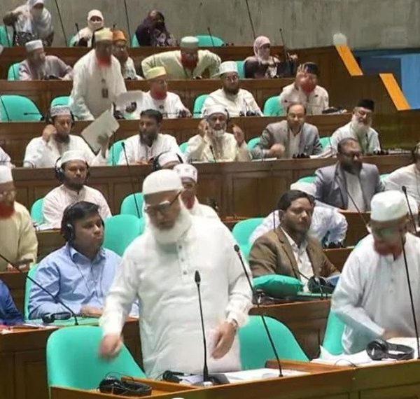 সংসদে বিরোধী দলের ওয়াকআউট: পূর্ণাঙ্গ সংস্কারের দাবিতে সরব শফিকুর রহমান