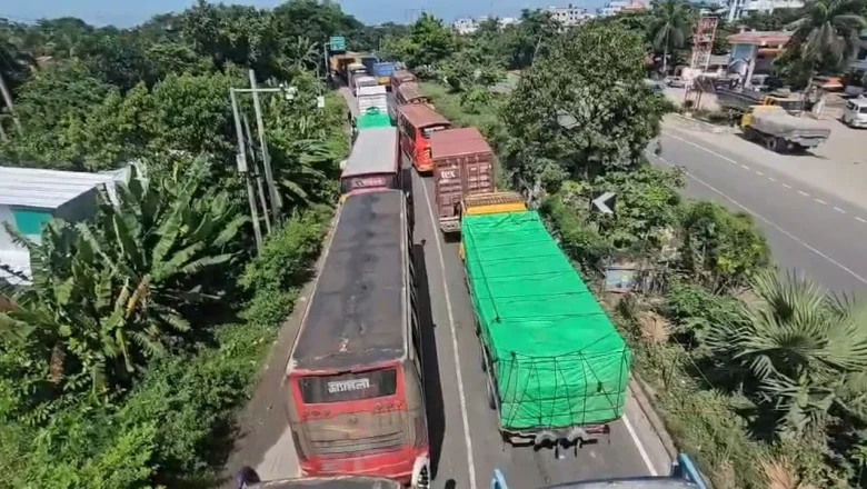 ঢাকা-চট্টগ্রাম মহাসড়কে তীব্র যানজট: অ্যাম্বুলেন্সে রোগীর মৃত্যু, ভোগান্তিতে যাত্রীরা