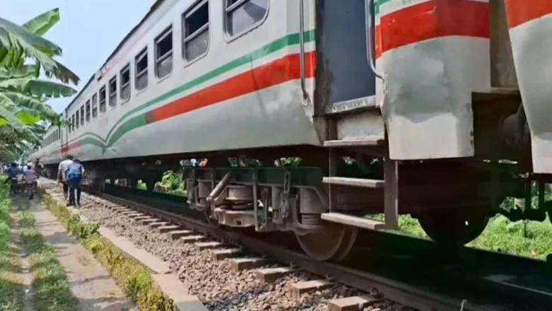 জয়পুরহাটে বরেন্দ্র এক্সপ্রেসের চাকা বিকল: তিন ঘণ্টা পর উত্তরাঞ্চলের ট্রেন চলাচল স্বাভাবিক