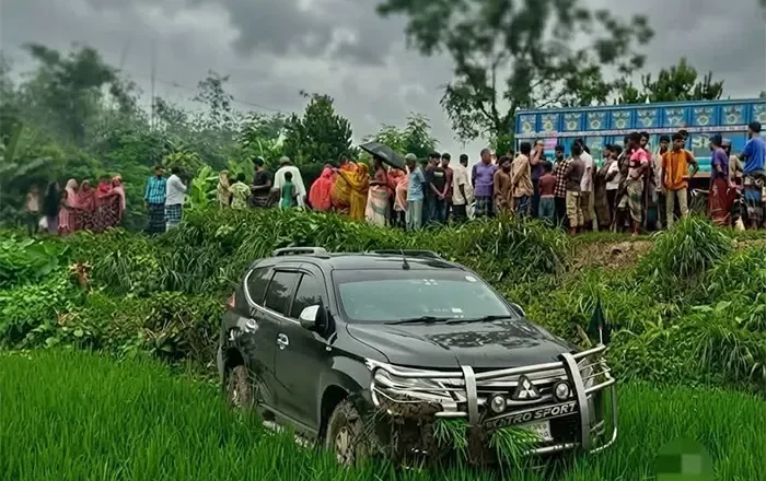 বগুড়ায় সড়ক দুর্ঘটনায় আহত প্রতিমন্ত্রী আব্দুল বারী ও পথচারী নারী