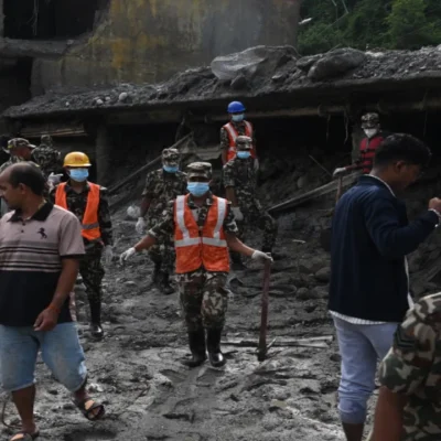 নেপাল-চীন সীমান্তে বন্যা ও ভূমিধসে মৃতের সংখ্যা ১৩৭৫, নিখোঁজ ৫ হাজার ৫৩১ জন
