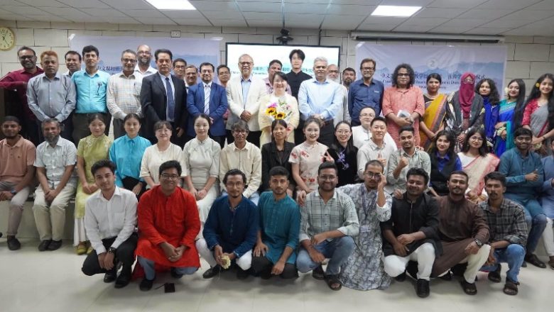 রাবিতে চীনা ভাষা শিক্ষায় ১০ শিক্ষার্থীকে বৃত্তি, শিক্ষা উপকরণ প্রদান